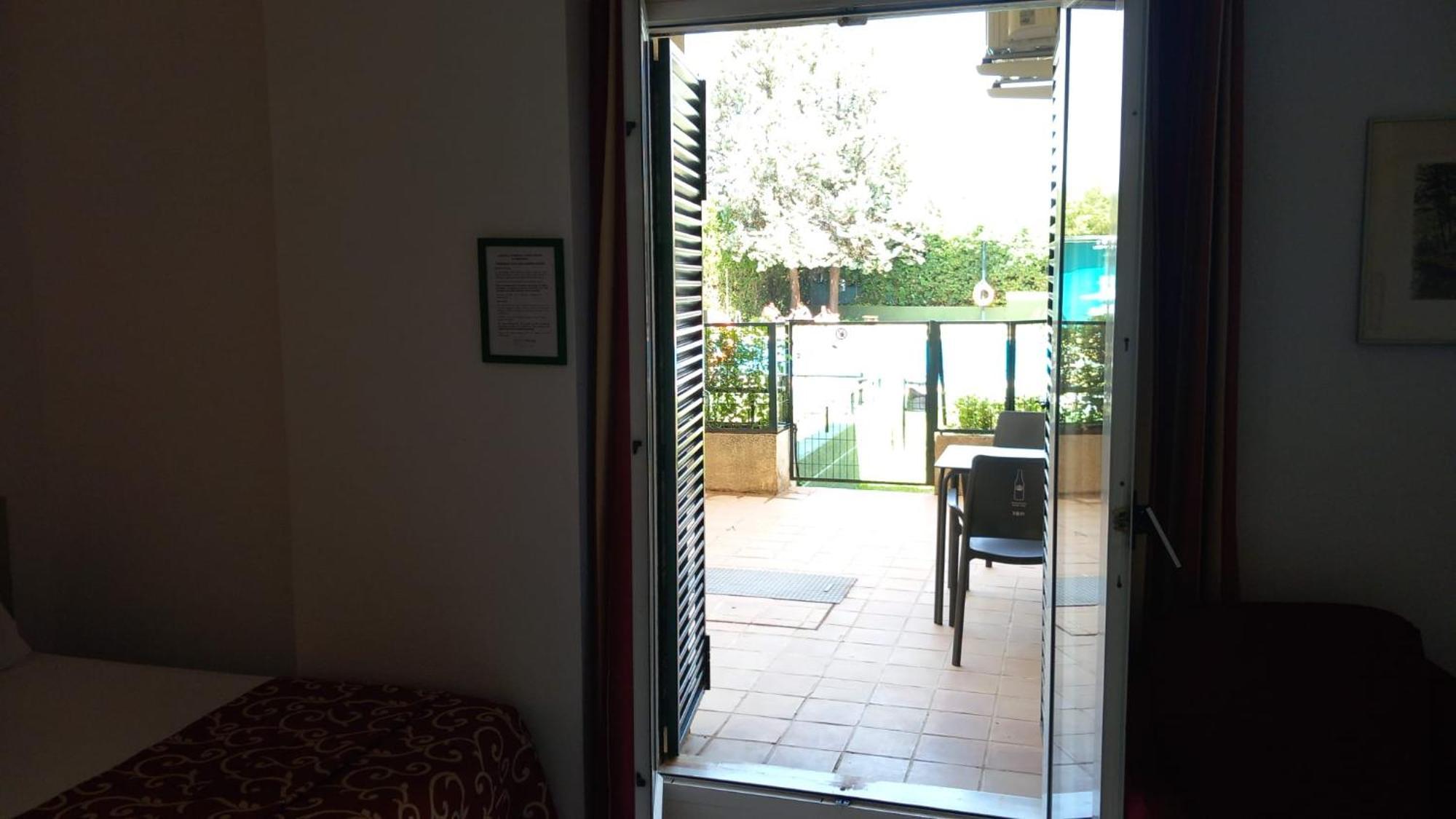 Hospedium Hotel Apartamentos Simon Verde Mairena del Aljarafe Pokoj fotografie