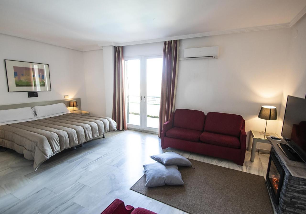 Hospedium Hotel Apartamentos Simon Verde Mairena del Aljarafe Exteriér fotografie